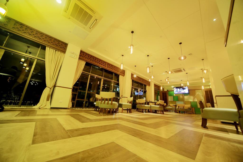 Hotel Africana Кампала Екстериор снимка