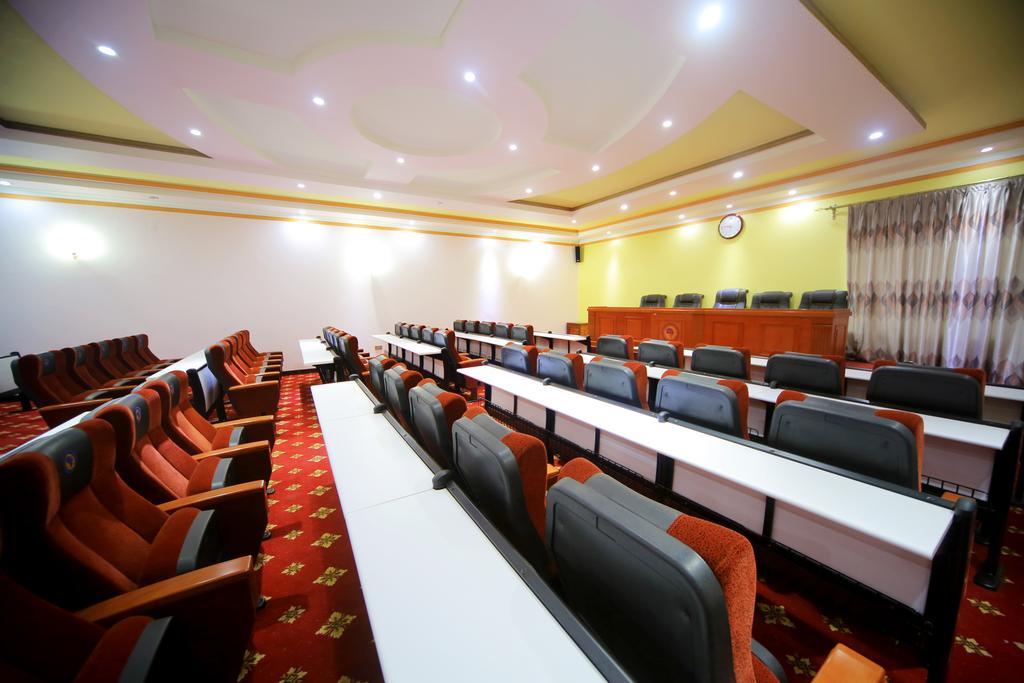 Hotel Africana Кампала Екстериор снимка