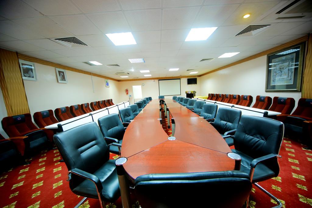 Hotel Africana Кампала Екстериор снимка