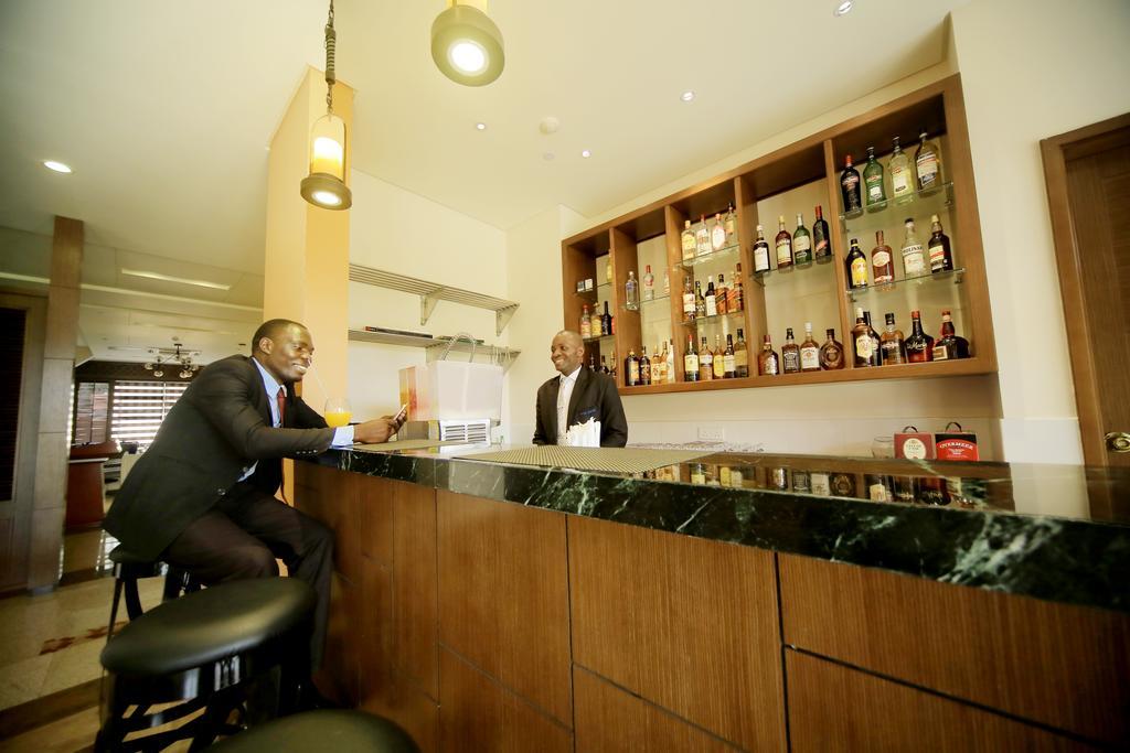 Hotel Africana Кампала Екстериор снимка
