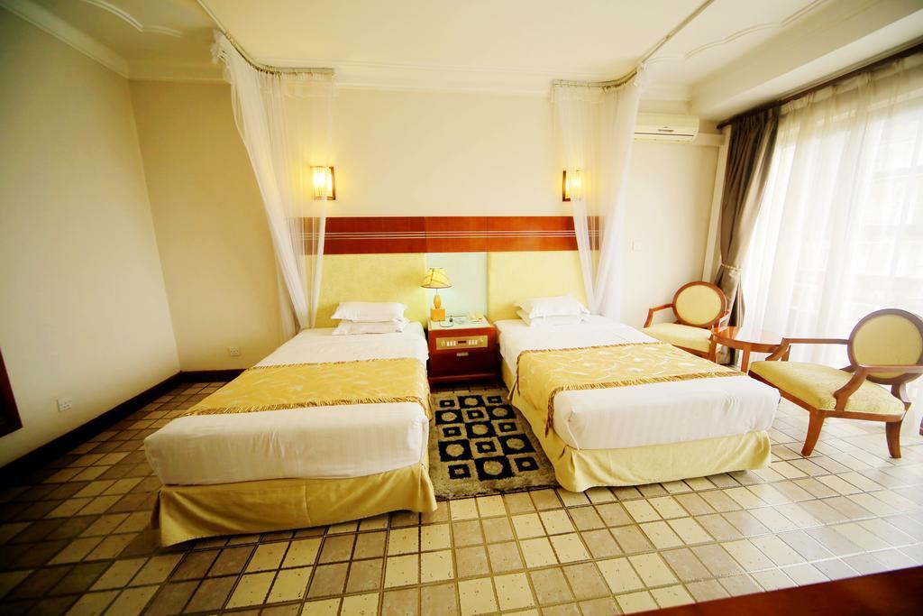 Hotel Africana Кампала Екстериор снимка