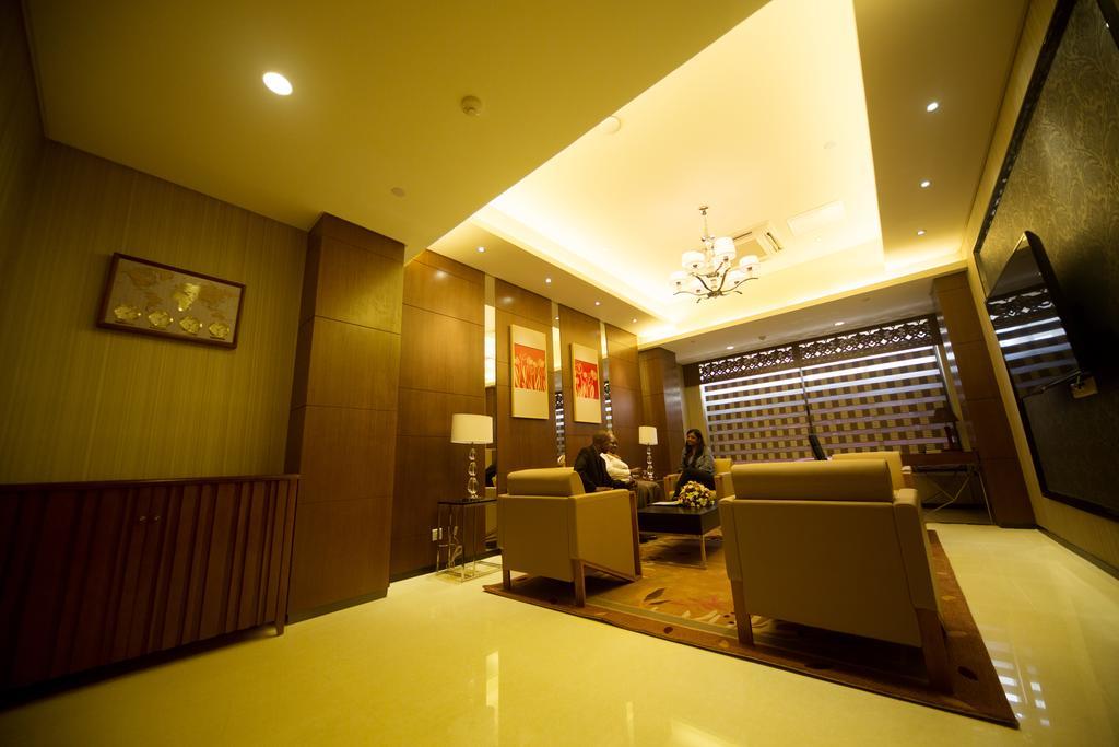 Hotel Africana Кампала Екстериор снимка