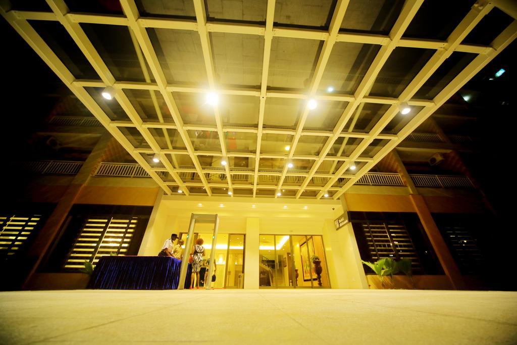 Hotel Africana Кампала Екстериор снимка
