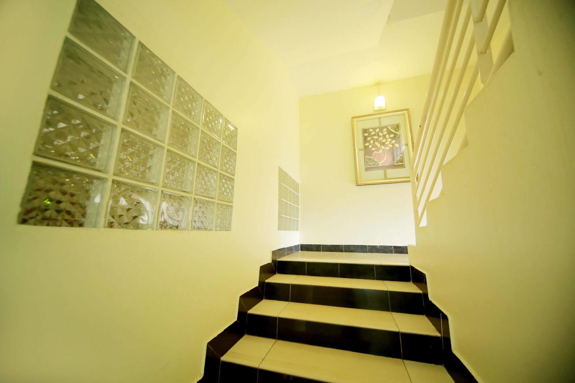 Hotel Africana Кампала Екстериор снимка